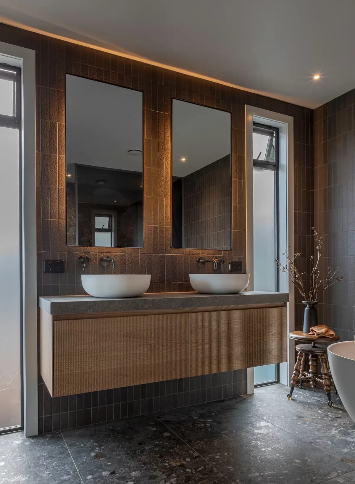 Private Bathroom in Pardaugava: Wall panels and cladding